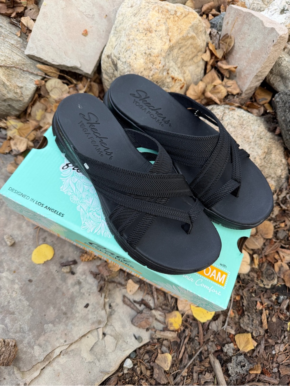 Skechers Cali Women’s Yoga Foam Sandals - Picture 2 of 4